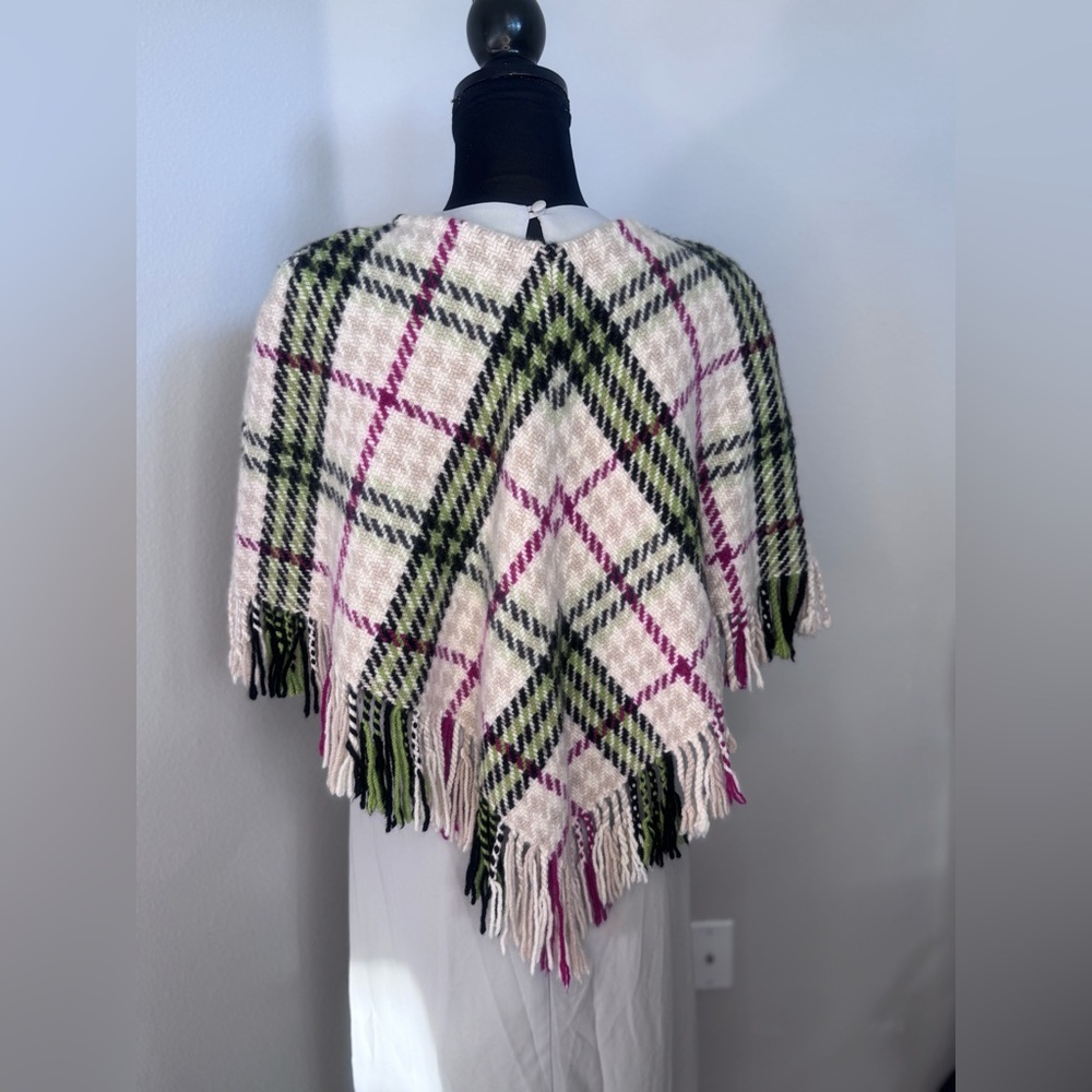 Authentic Vintage Burberry Multicolor Plaid Fringe Poncho FREE SHIPPING!! - Picture 2 of 3
